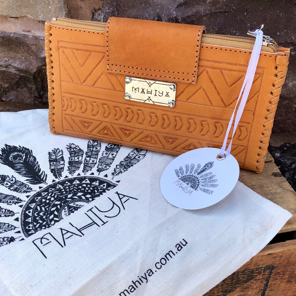 ✨MAHIYA ZAMBI BOHO-GYPSY LEATHER WALLET NWT✨